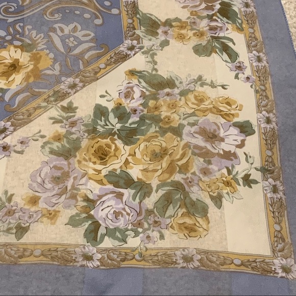 Vintage Berkshire Pale Blue‎ Floral Polyester Scarf - Picture 4 of 8